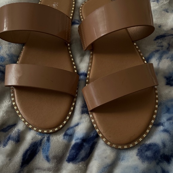Sandals new - Picture 2 of 3